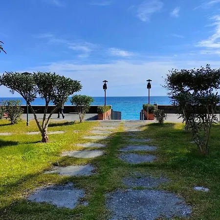 Blue Da Marco Apartment Letojanni